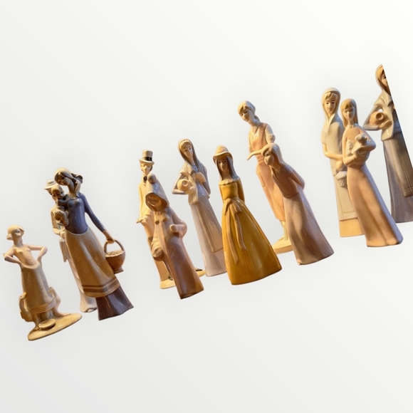 11 Lladro-Style Vintage Porcelain Figurens - Picture 1 of 13